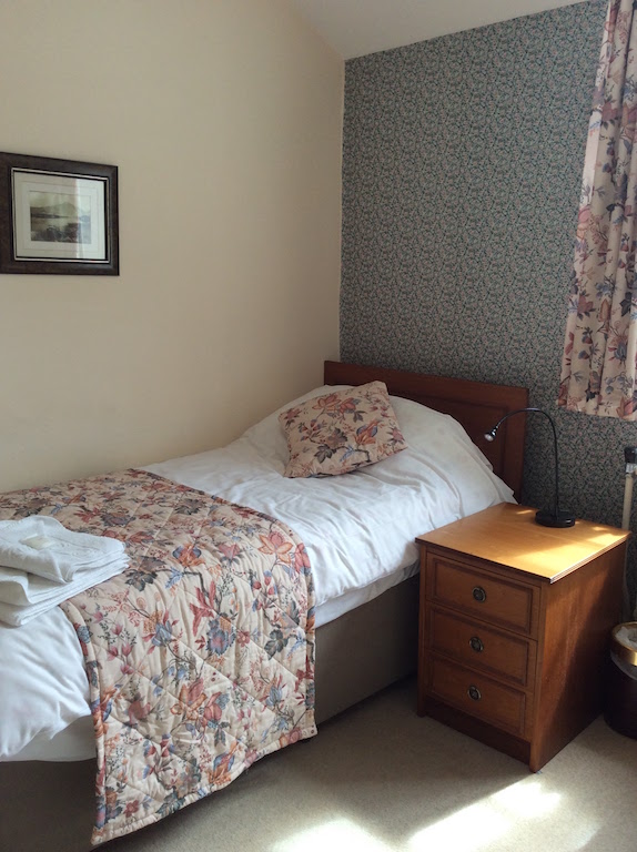 Higham Hall Room 3 IMG_1174