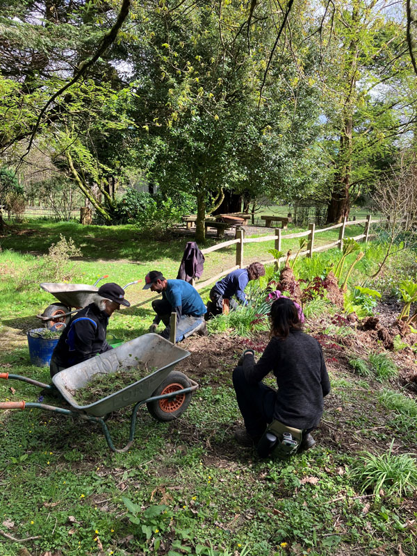 Ruari-and-the-volunteers